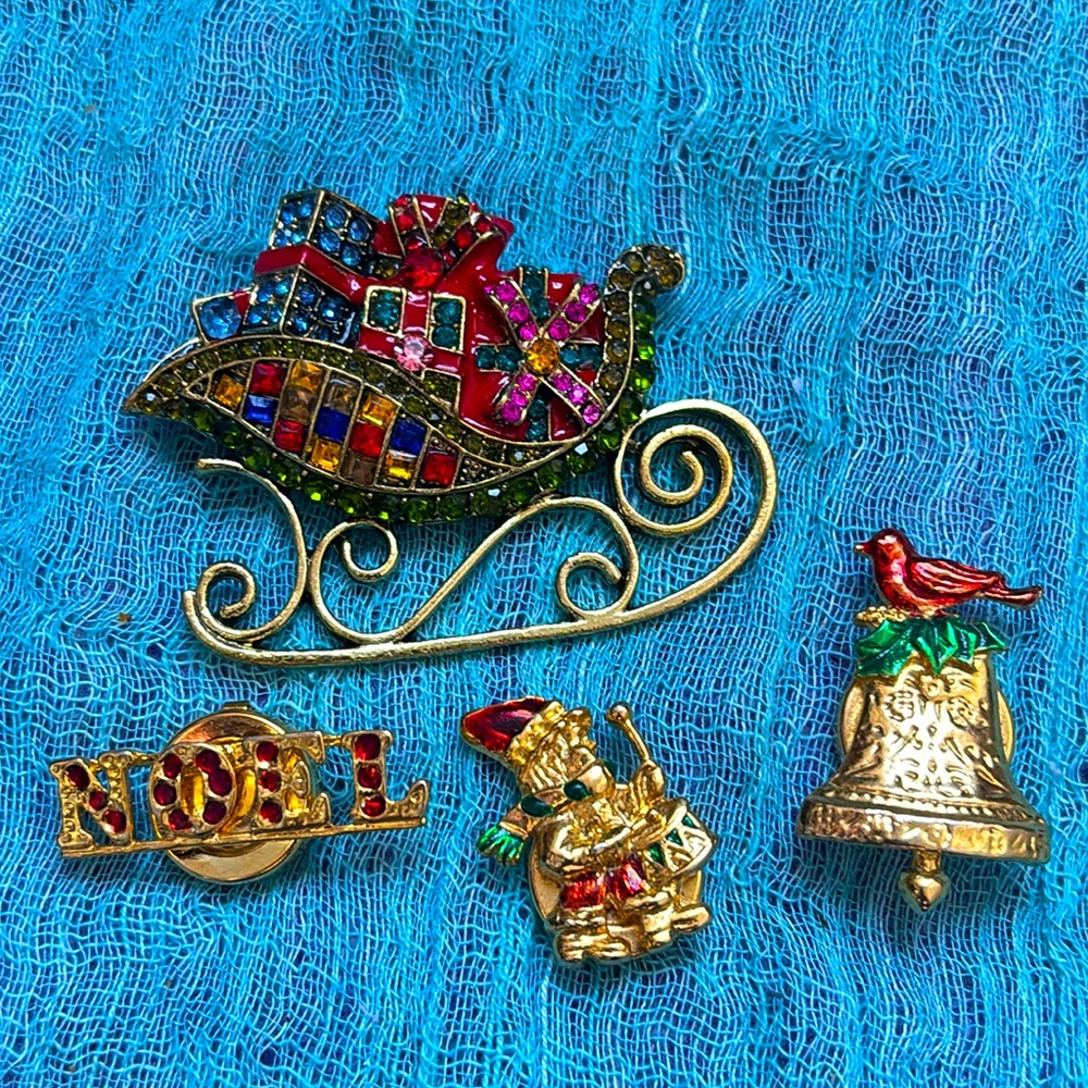 Christmas Holiday Noel Santa Sleigh Brooch Button Covers Noel Little Drummer Boy